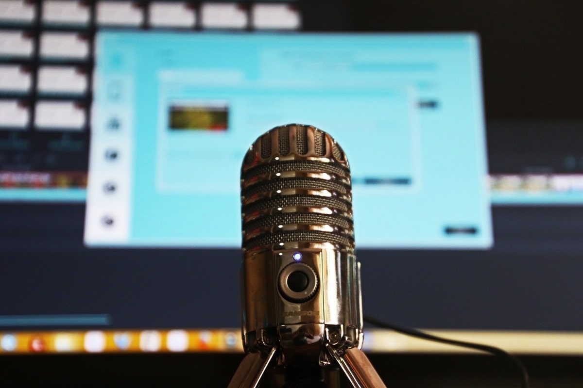 The Ultimate Podcast Microphone Guide for 2020