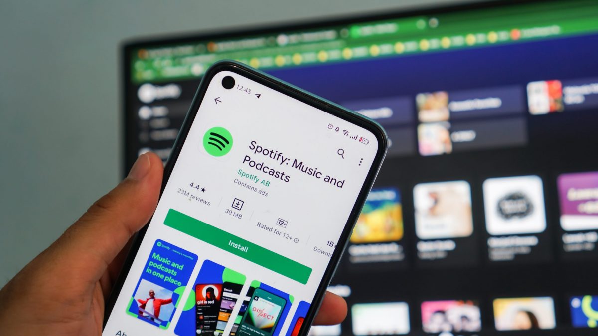 How to Easily Start Your Podcast on Spotify [2024 Guide]